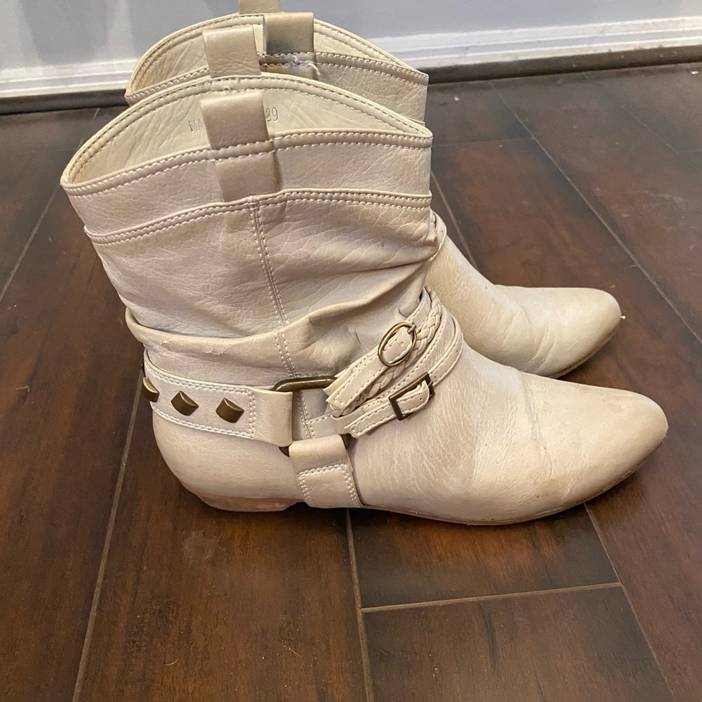 Women’s cowboy boots
